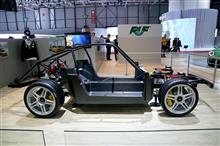 ホントここまで来るとポルシェのカタチをした｢何か｣ですよねｗ