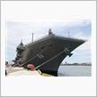護衛艦かが一般公開のために大阪へ