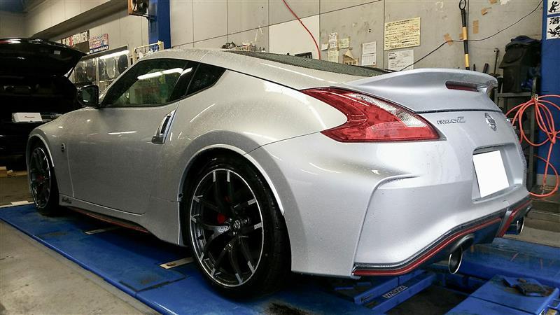 Z34 フェアレディZ NISMOのマフラーはあのメーカー製だったんですね