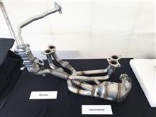 新型シャシに変わったからエキマニの取り回しも右じゃなくて左なんだね