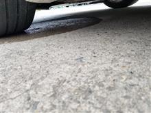 電気自動車から滴る水 電気自動車から滴る水
