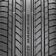 トレッド面に文字が彫ってあるタイヤって トレッド面に文字が彫ってあるタイヤって