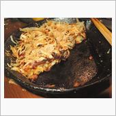 今夜はスキレットで熱々お好み ...