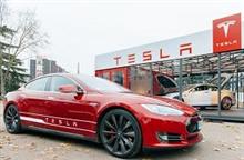 米中摩擦で　テスラの、販売価格が　中国で大揺れ　上海に大規模工場を建設へ