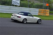 この車は誰が乗ってもハンドルが忙しい。。。と思う この車は誰が乗ってもハンドルが忙しい。。。と思う