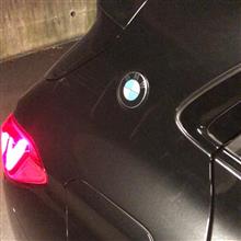 X2の Cピラーエンブレム の身体測定🚗