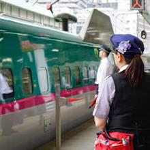 世界から称賛される 新幹線清掃員の 奇跡の7分間、 具体的に どんなことをしているのか =中国メディア 世界から称賛される 新幹線清掃員の 奇跡の7分間、 具体的に どんなことをしているのか =中国メディア