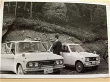 実家で見つけた昔の写真の車