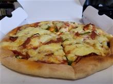 休日はマッタリと自宅にて宅配ピザを愉しむ 休日はマッタリと自宅にて宅配ピザを愉しむ