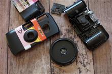 「写ルンです」レンズ二枚で広角レンズ