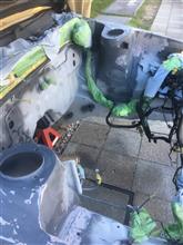 エンジンルーム内のサフ吹き完了! エンジンルーム内のサフ吹き完了!