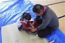 収穫祭で蕎麦打ち体験