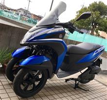 デカール貼り付けとカウル交換