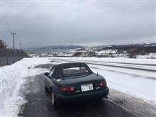 雪道でロードスターを乗り比べてみました。