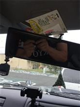 モニター付きバックモニターなのでお辞儀する