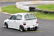 レース7周目、1コーナーの攻防