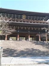 知恩院は寺であって、【要塞】でもある。