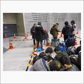 物販コーナーの列へ