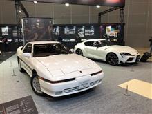 古い自動車を見学に 古い自動車を見学に