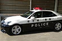 とある信号待ちパトカー