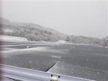 ま、ま、まさかの雪でした・・・・。 ま、ま、まさかの雪でした・・・・。