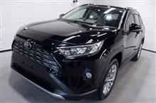 クロスオーバーSUVの先駆車。トヨタ・RAV4 のガラスコーティング【リボルト岡崎】 クロスオーバーSUVの先駆車。トヨタ・RAV4 のガラスコーティング【リボルト岡崎】