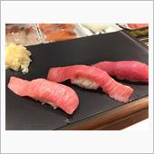 左から…