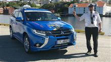 ノルウェー の ド派手 な ミツビシ アウトランダー PHEV の タクシー ・・・・