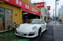 ゲンバラは車検です。