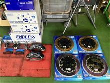 レヴォーグ カスタム計画、ENDLESSブレーキキャリパー・ローターキット投入!!