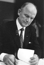 ピエヒ死去。