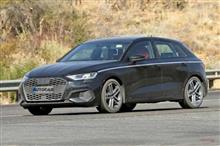 ほとんど裸の新型A3。