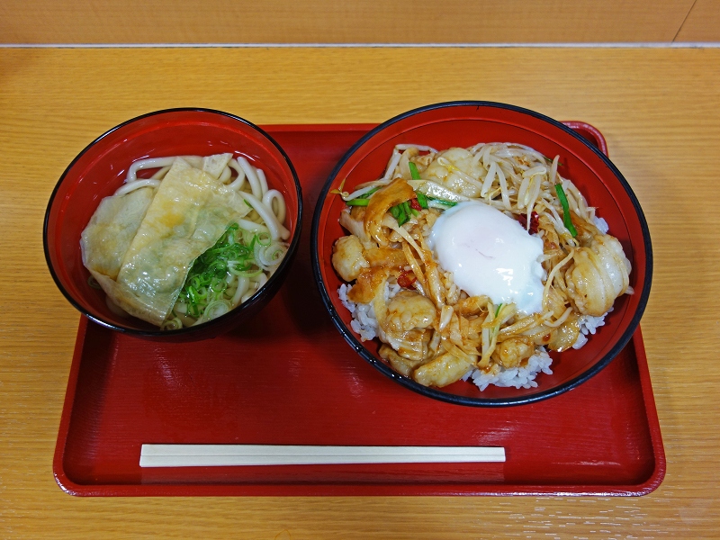 名神高速上り多賀sa 牛もつ焼き丼と小うどん１０８０円 はがねいちのブログ はがねいち君のドライブ論 みんカラ