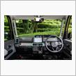 それはつまりコストカットの賜物として満足な運転姿勢も取れないって事ですね?つまりは