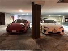 オフ会前にボンネットを見たらプロテクションフィルムが膨らんでました。。。 オフ会前にボンネットを見たらプロテクションフィルムが膨らんでました。。。