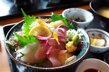 釜揚げしらすと地魚のお店へ