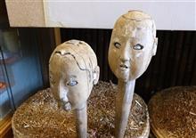 どこを見つめているの？