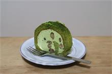 お茶の香り高いロールケーキ・・・ながた茶店