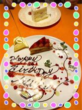 今日は、彼女の誕生日です(o^^o)