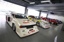 良くも悪くも昔のレーシングカーだよね