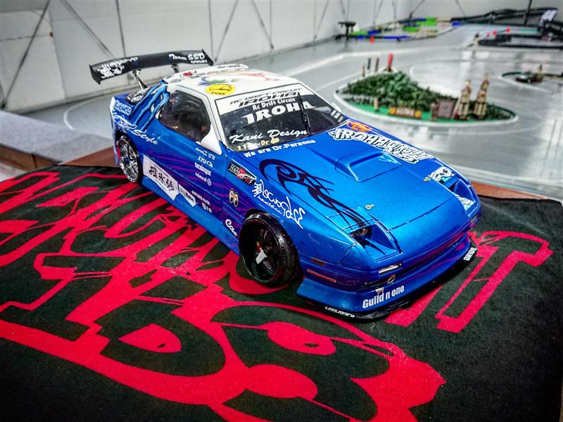 RX-7 FC3S(rc)で神業!!? 超高難易度のコーナーでケツ進入