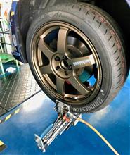 TPMS＆センターフィット、タイヤ&amp;ホイール交換の定番ですね。TE37 SAGA/Adrenalin RE004装着。
