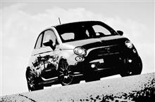  ABARTH 595 ドラレコのリアカメラ設置に悩む。 