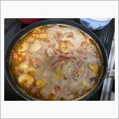 息子、パエリアを作る