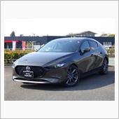 代車・MAZDA3