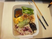 久々の今日の弁当・・・同僚の昼食も初参加