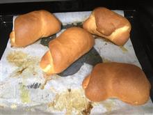 こんがり塩パン😋
