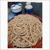 昼食は近所のお蕎麦屋さんで