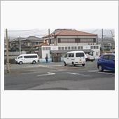勝浦市営駐車場着　鑑識がうろ ...