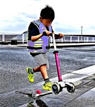 ほぼキックスケートタイムな友との釣りの時間。｜1DXだから撮れる写真がある。